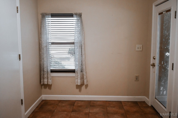 813 Lake Region Circle