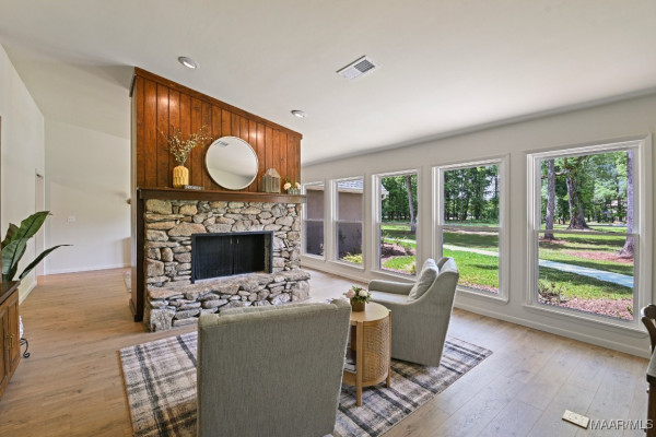 838 Williamsburg Drive