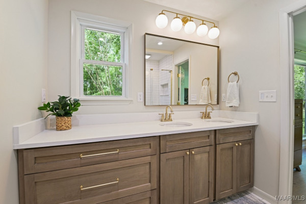 838 Williamsburg Drive