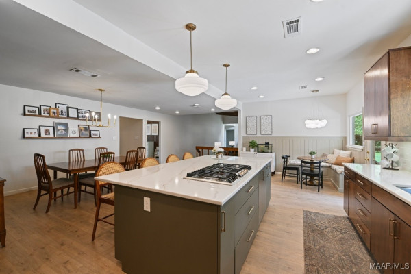 838 Williamsburg Drive
