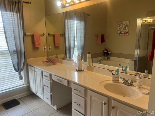 787 STAPLEFORD Trail