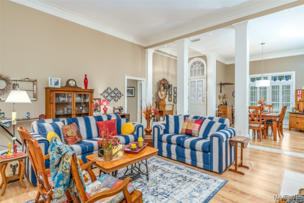 8054 Lakeridge Drive