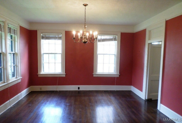 812 E Fairview Avenue