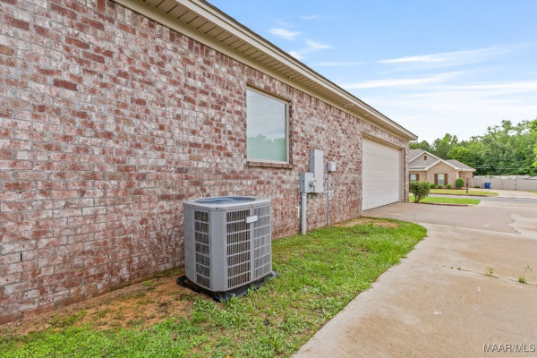 12 Crescent Ridge Court