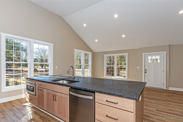 11056 Central Plank Road