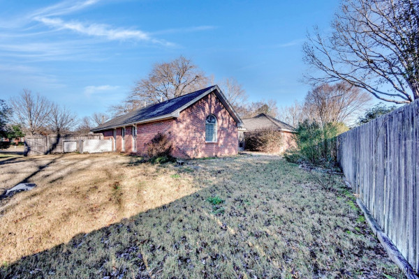 408 Red Oak Court