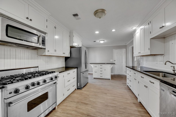 408 Red Oak Court