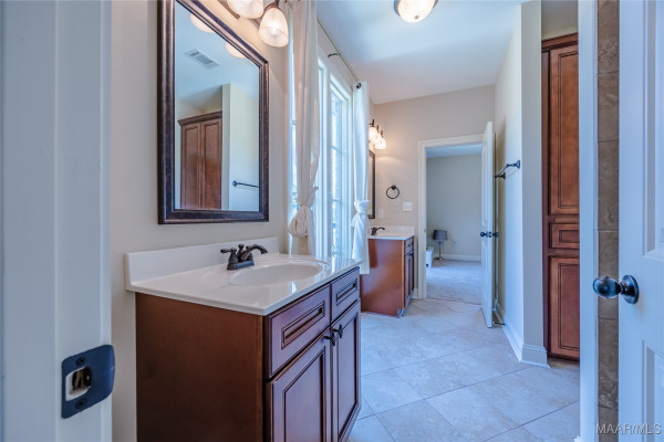 6414 Philadelphia Hill