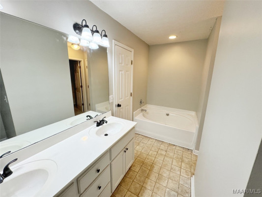 1312 Centerfield Court