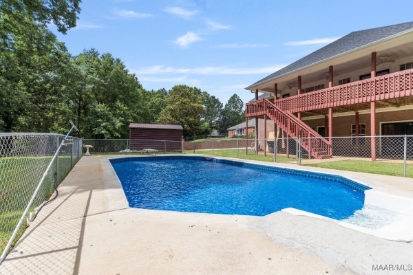 221 FRALEY Lane