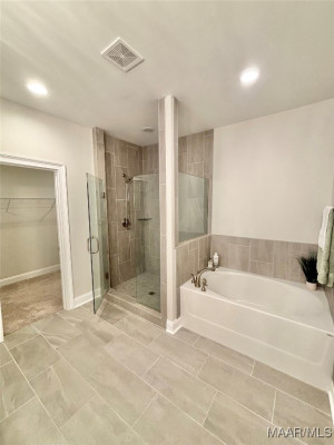 228 Royal Oaks Drive
