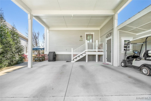 116 CHAPEL HILL Street