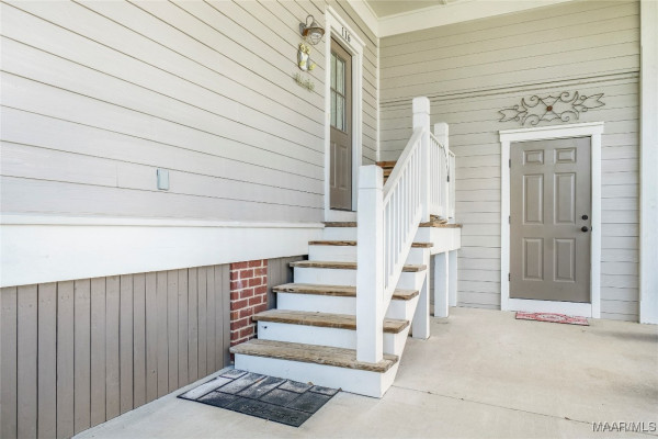 116 CHAPEL HILL Street