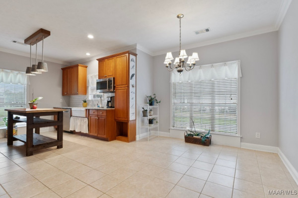204 ST THOMAS Drive