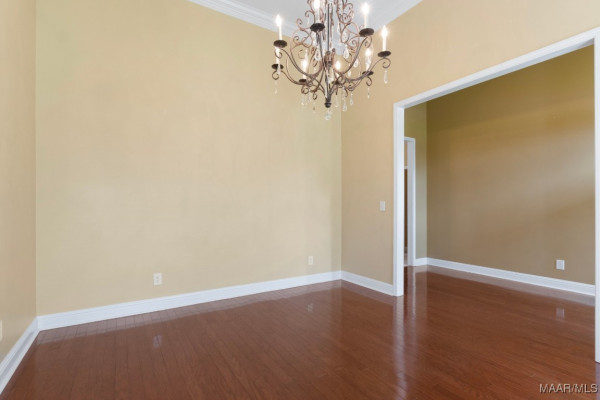 204 ST THOMAS Drive