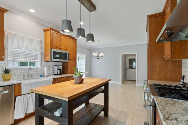 204 ST THOMAS Drive