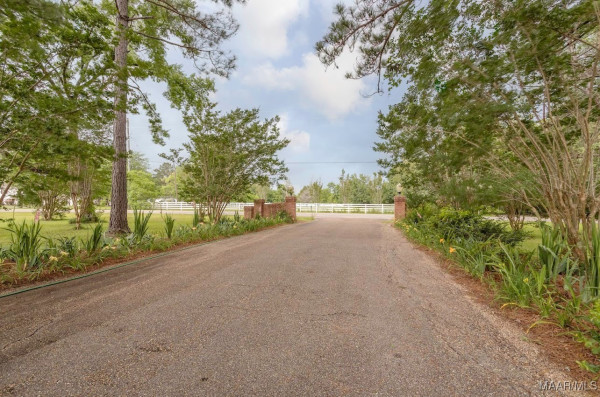 409 FOXHALL Road