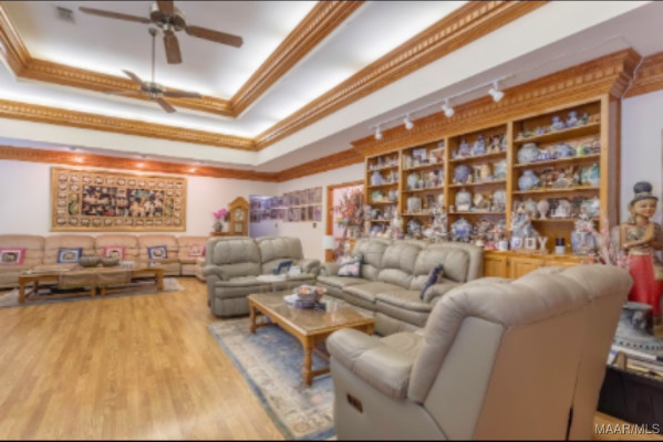 409 FOXHALL Road