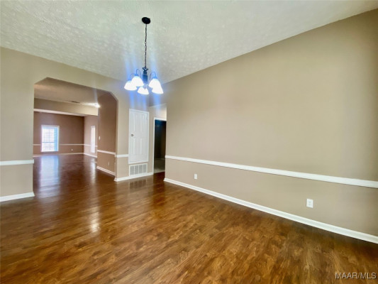 1176 Deatsville Highway