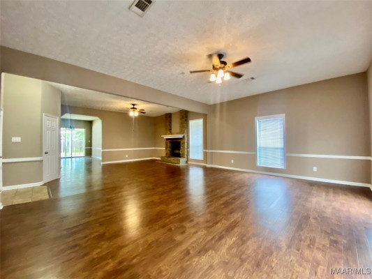 1176 Deatsville Highway