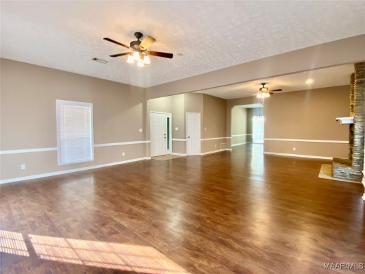 1176 Deatsville Highway