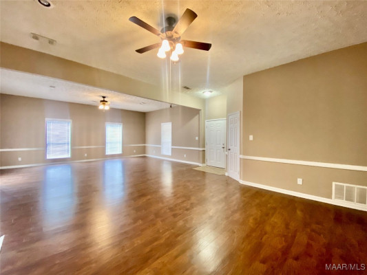 1176 Deatsville Highway