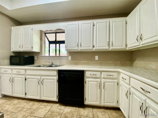 1176 Deatsville Highway