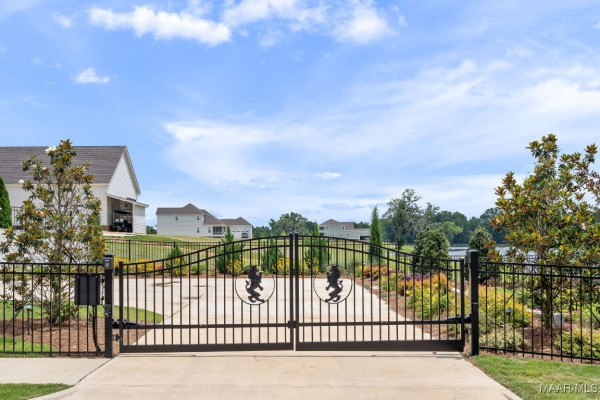 306 Heron Hill
