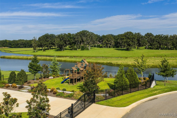 306 Heron Hill