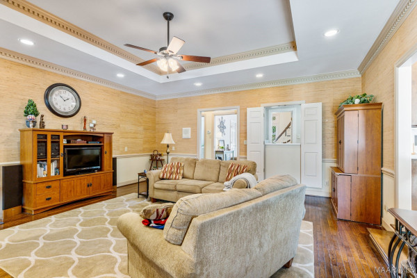 203 EVERGREEN Street