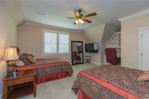 6224 HUNTERS Grove