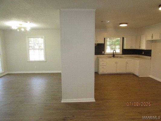 4225 SUNSHINE Drive