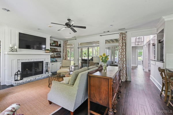 457 Hummingbird Lane