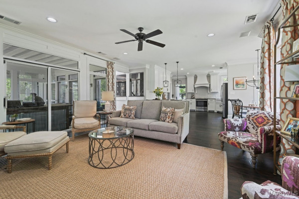 457 Hummingbird Lane