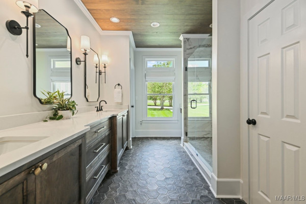 457 Hummingbird Lane