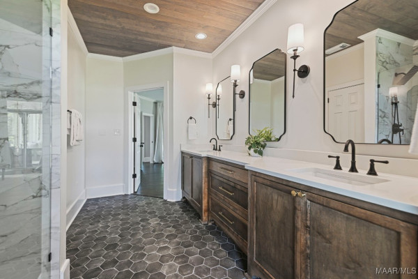 457 Hummingbird Lane