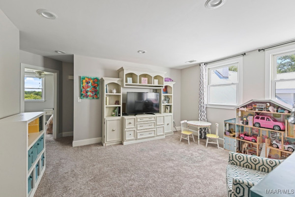 457 Hummingbird Lane