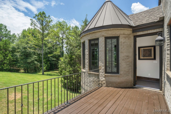 51 N Leahmon Lane