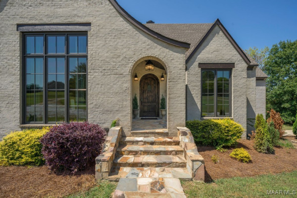 51 N Leahmon Lane