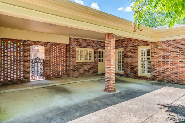 2722 Lansdowne Drive