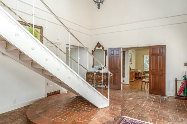 2722 Lansdowne Drive