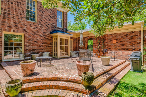 2722 Lansdowne Drive