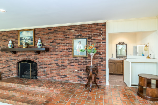 2722 Lansdowne Drive