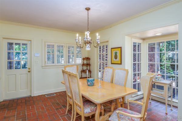 2722 Lansdowne Drive