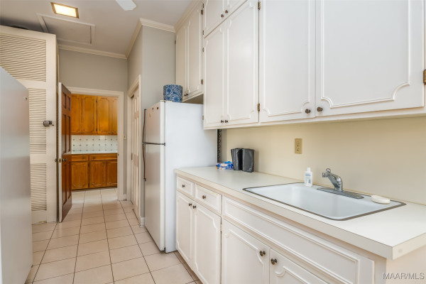 2722 Lansdowne Drive