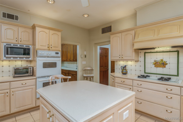 2722 Lansdowne Drive