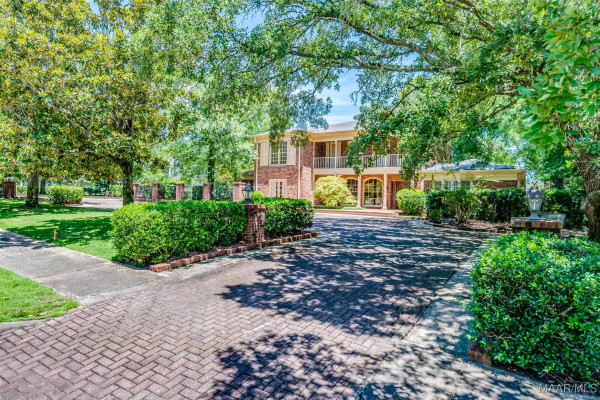 2722 Lansdowne Drive