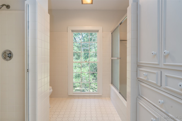 2722 Lansdowne Drive