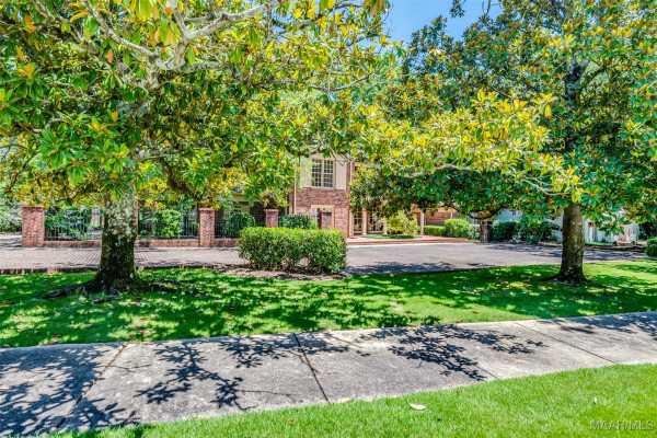 2722 Lansdowne Drive