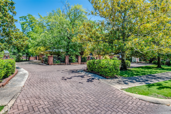 2722 Lansdowne Drive